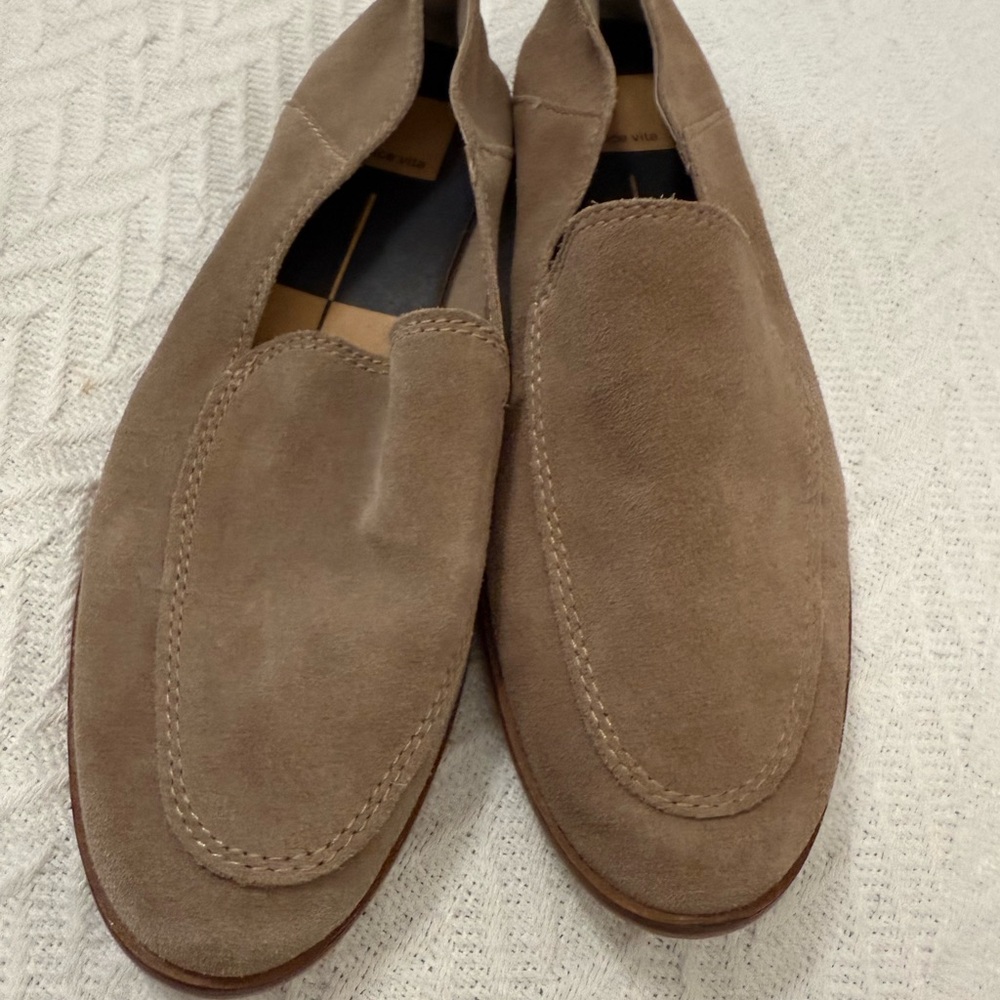 Women’s Dolce Vita  7.5 Taupe Suede Loafers